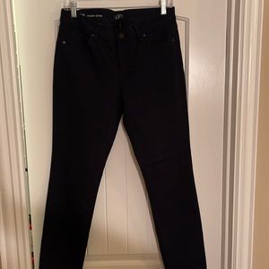 Loft modern skinny dark wash size 8 like new